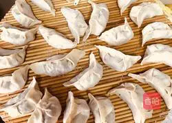 Illustration of how to make steamed dumplings stuffed with seaweed 11