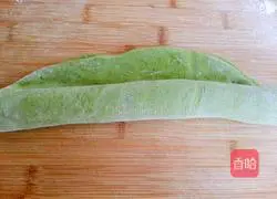 Illustration of how to make cabbage dumpling wrappers 7