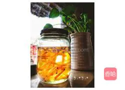 Scallions Illustration of cooking noodles with oil 3