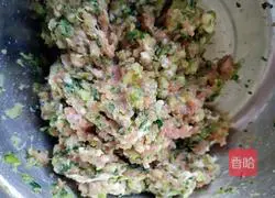 Illustration of how to make seafood wontons 2