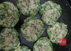 Illustration of how to make crispy celery cake 6