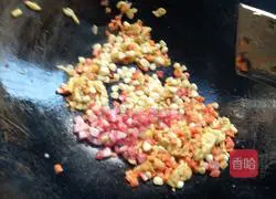 Illustration of how to make egg fried rice 6