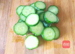 Illustration of how to make cucumber cake 1