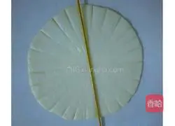 Illustration of how to make three-color fancy steamed buns 2