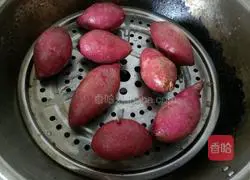 Illustration of how to make purple sweet potato and rose steamed buns 1
