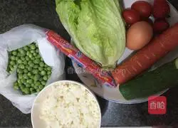 Illustration of how to make colorful egg fried rice 1