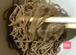 Illustration of making noodles with scallion oil 10