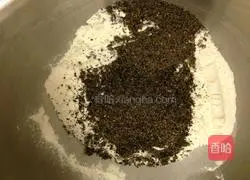 Black Illustration of how to make sesame and brown sugar steamed buns 3