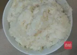 Illustration of how to make zucchini buns with oil residue 3