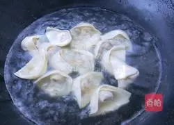 Illustration of how to make corn and meat wontons 11