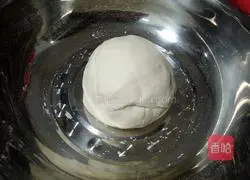 Illustration of how to make celery and fresh meat dumplings 2