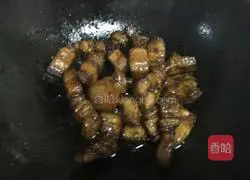 Illustration of how to make braised pork belly rice 5