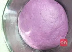 Illustration of how to make purple potato blossom steamed buns 2