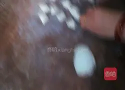 Illustration of how to make pork and green onion dumplings 6