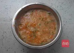 Illustration of how to make salad rice, carrot and egg pancake 10