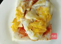 Illustration of how to make breakfast sandwiches 7