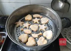 Illustration of how to make pumpkin steamed buns 12