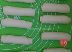 Illustration of how to make toasted steamed buns for breakfast 11