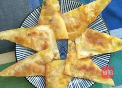 Illustration of how to make wonton preserved egg patties 11