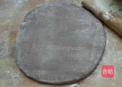 Illustration of how to make mulberry jam multigrain cake 4