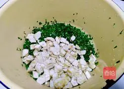 Illustration of how to make large dumplings with vegetarian filling 8