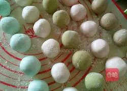 How to make homemade colorful glutinous rice balls Illustration 9