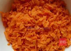 Illustration of how to make bacon and egg fried rice 2