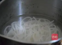 Meat Illustration of how to make minced tomato rice noodles 3
