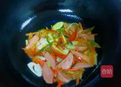 Illustration of how to make ham fried noodles 6