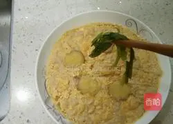 Illustration of how to make lean meat pancakes 7