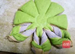 Illustration of how to make fancy steamed buns 16