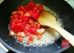 Illustration of how to make tomato sauce and lotus root cake 8