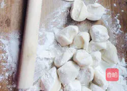 Illustration of how to make leek and egg fried dumplings 8