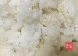 Illustration of how to make homemade egg fried rice 1