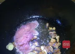 Illustration of how to make fried beans, fried meat and steamed noodles 3