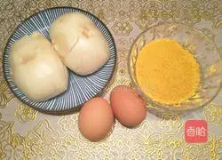 Illustration of how to make golden steamed bun slices 1