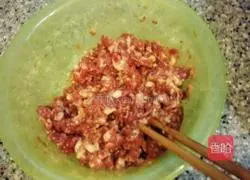 Illustration of how to make colorful red dumplings 11