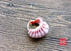 Illustration of how to wrap half-moon dumplings 4