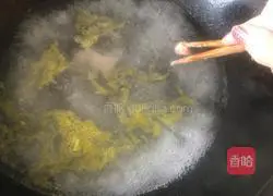 Illustration of how to make smooth pork noodles 3