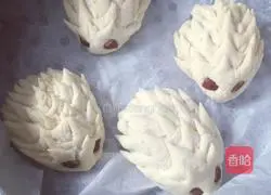 Milk-flavored hedgehog steamed buns recipe 7
