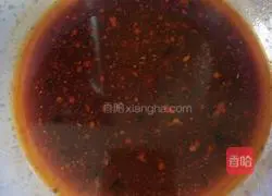 Illustration of how to make spicy and sour noodles 1