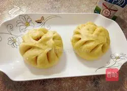 Illustration of how to make pumpkin, pork and vermicelli buns 14