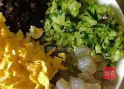 Double stuffing dumplings Illustration of how to do it 6