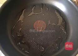 Illustration of how to make black pancake fruit 3