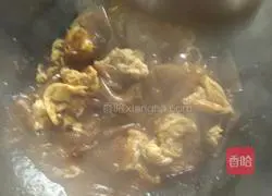 Illustration of how to make pink-skinned eggs 6