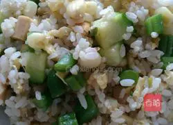 Illustration of how to make three-corn sausage fried rice 7