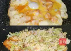 Illustration of how to make shrimp and egg fried rice 3