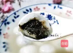 Illustration of making black sesame glutinous rice balls 17