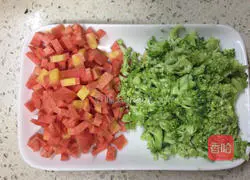 New way to eat pineapple ~ Illustration of how to make pineapple and shrimp colorful rice 5