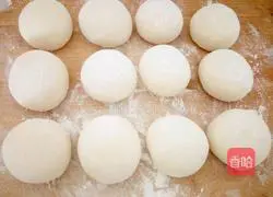 Illustration of how to make milk-flavored steamed buns 10